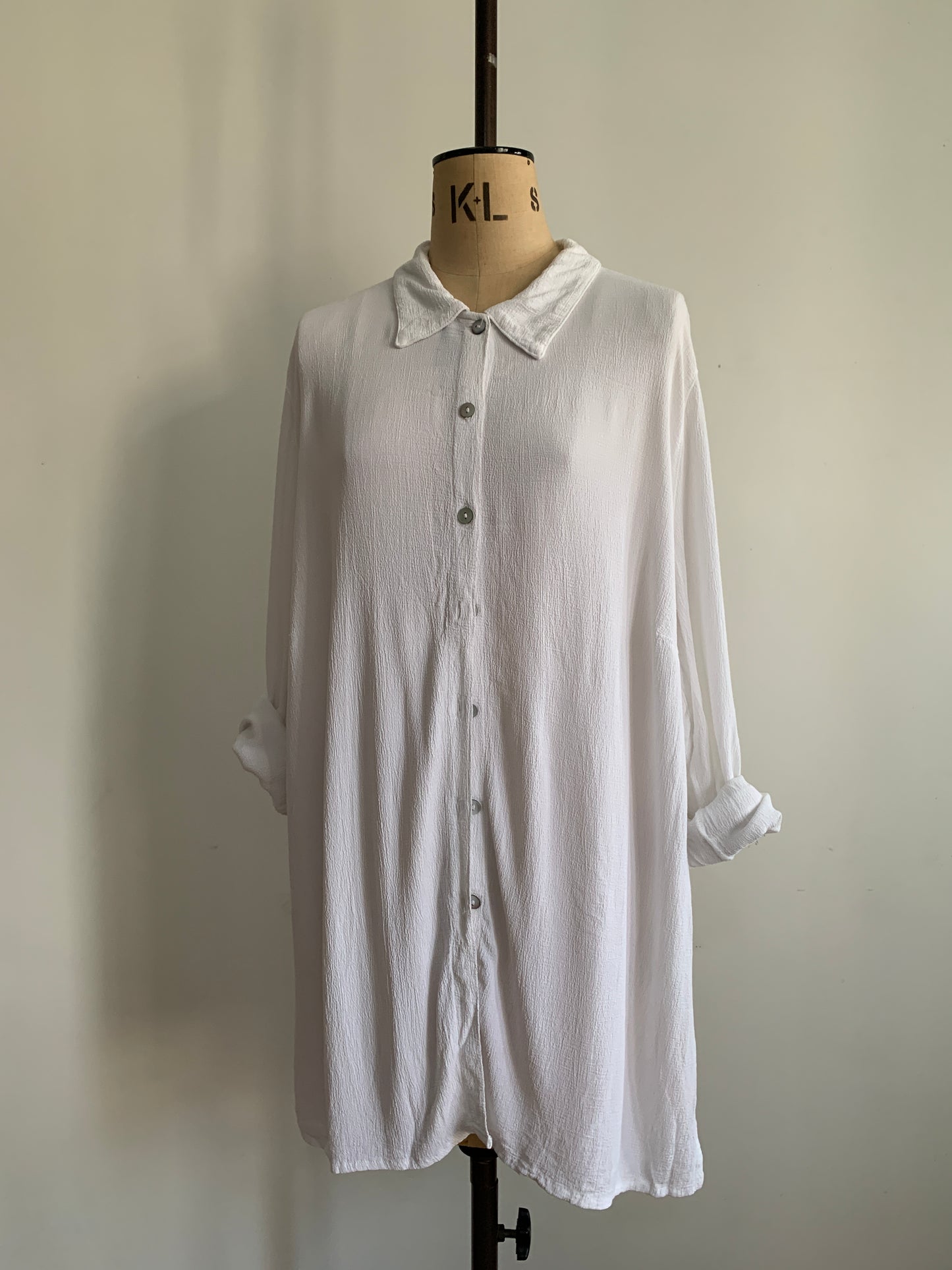 90's St Michael's Long White Loose Shirt