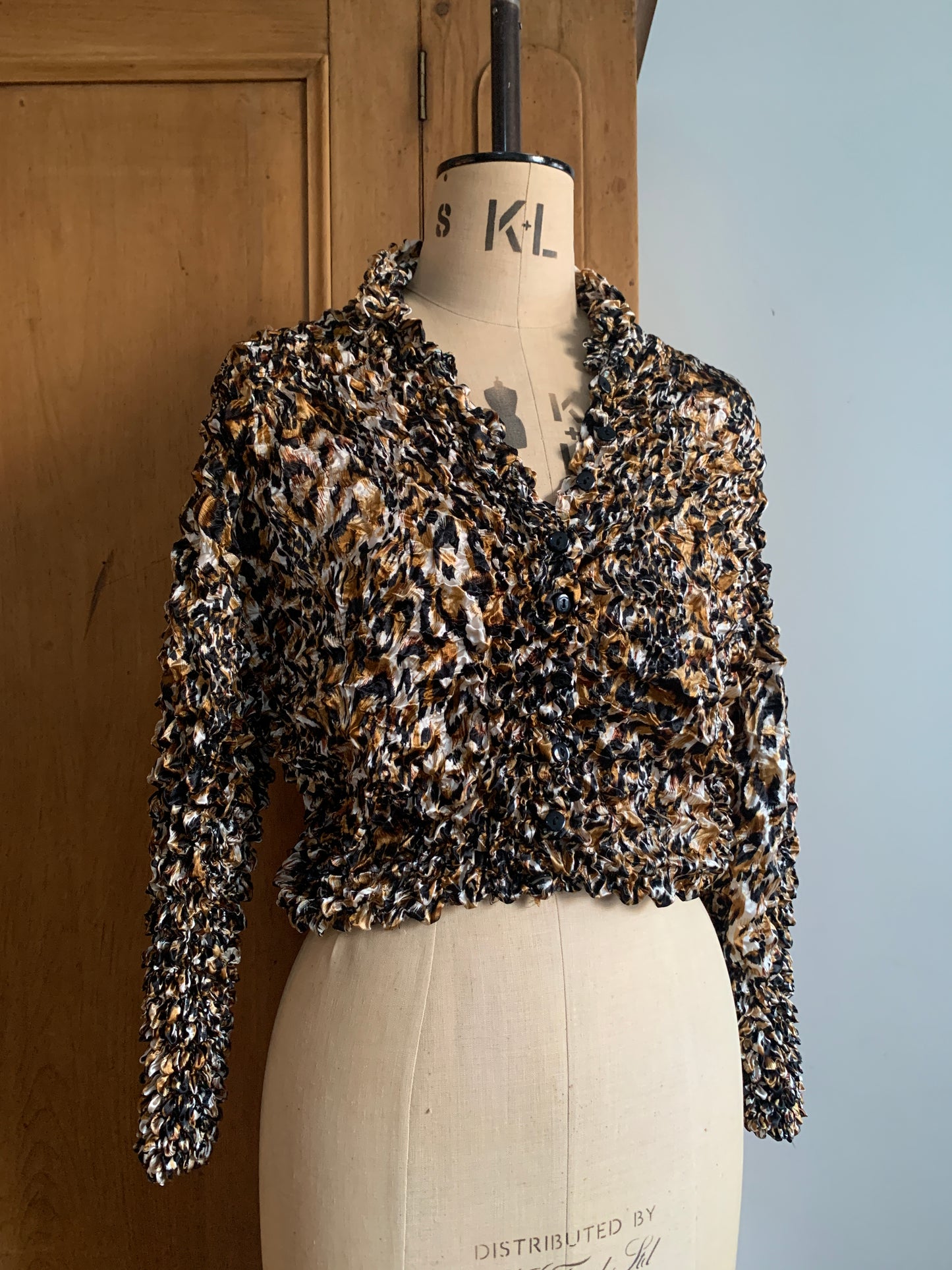 2 The French Finds Collection: 90’s Leopard Print Crinkle Popcorn Top