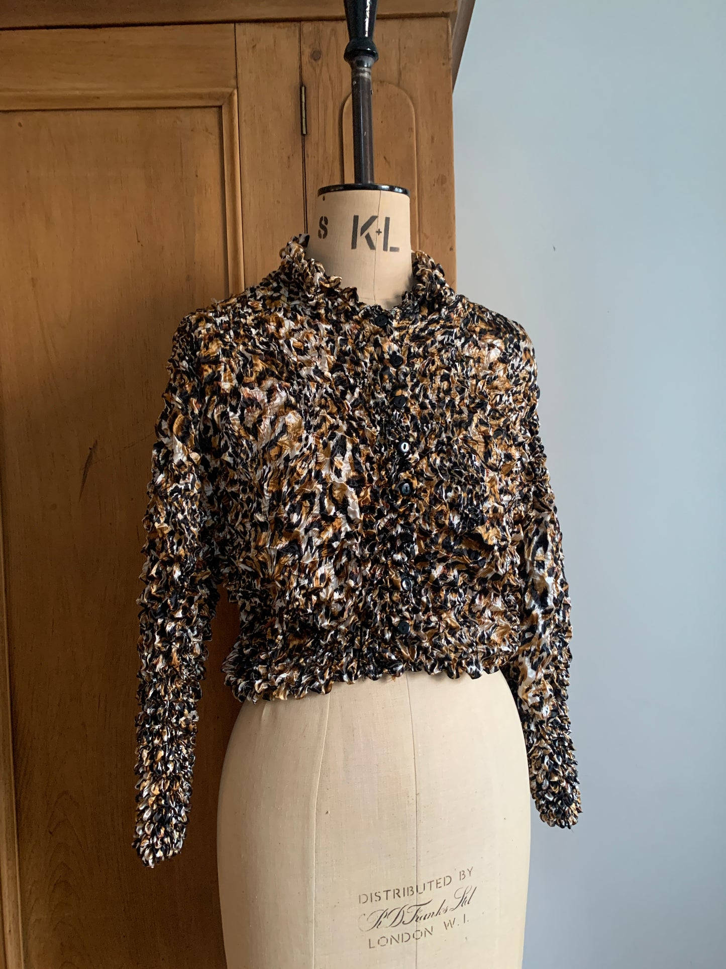 2 The French Finds Collection: 90’s Leopard Print Crinkle Popcorn Top