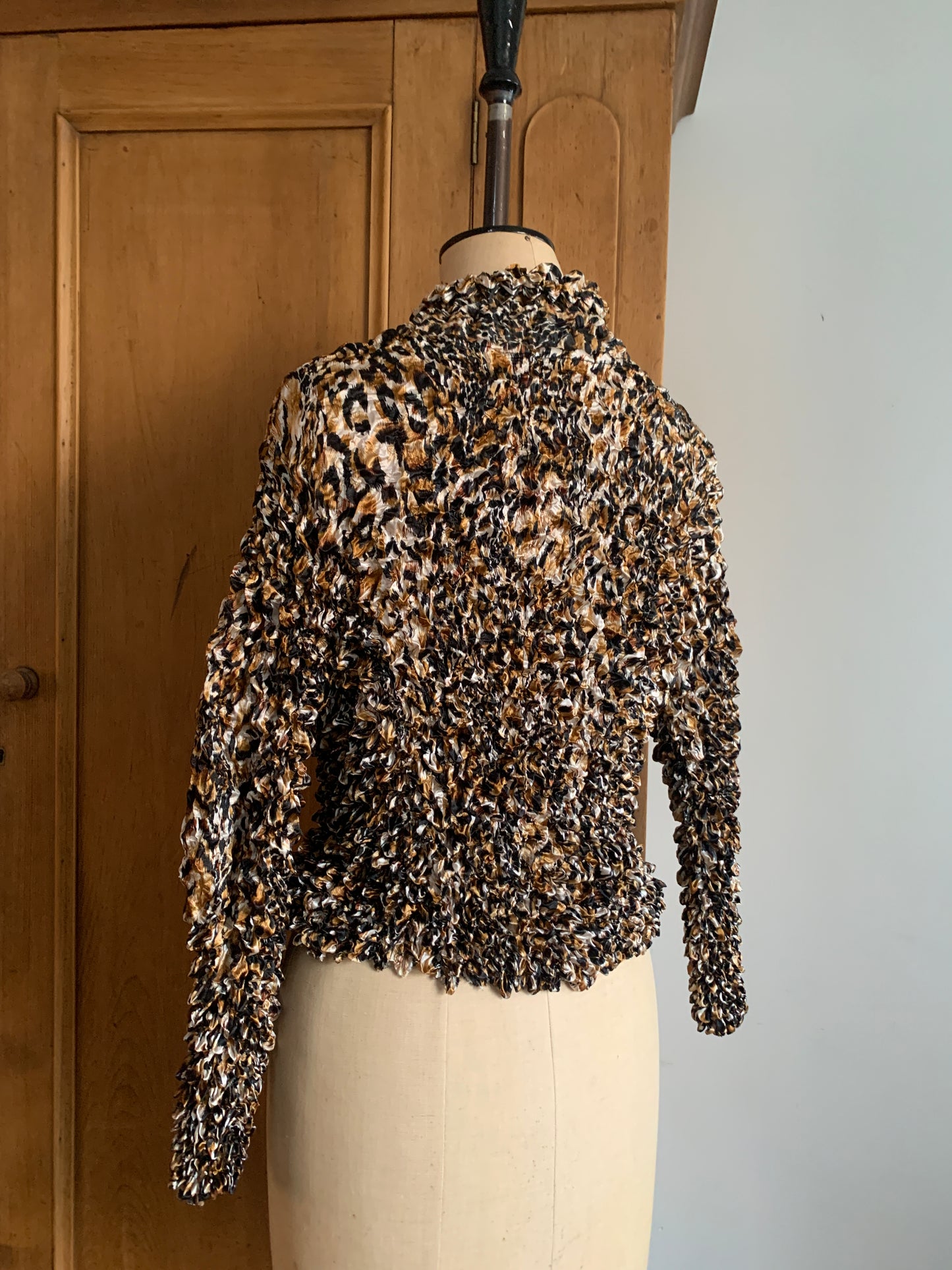 2 The French Finds Collection: 90’s Leopard Print Crinkle Popcorn Top