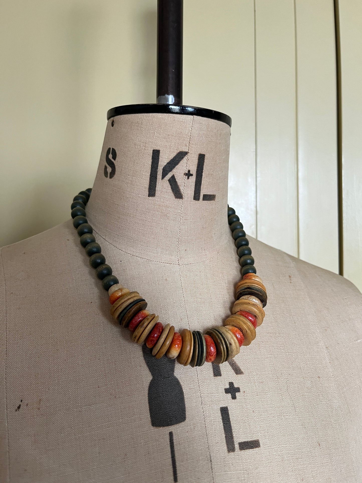 1980’s Wooden Beaded Necklace