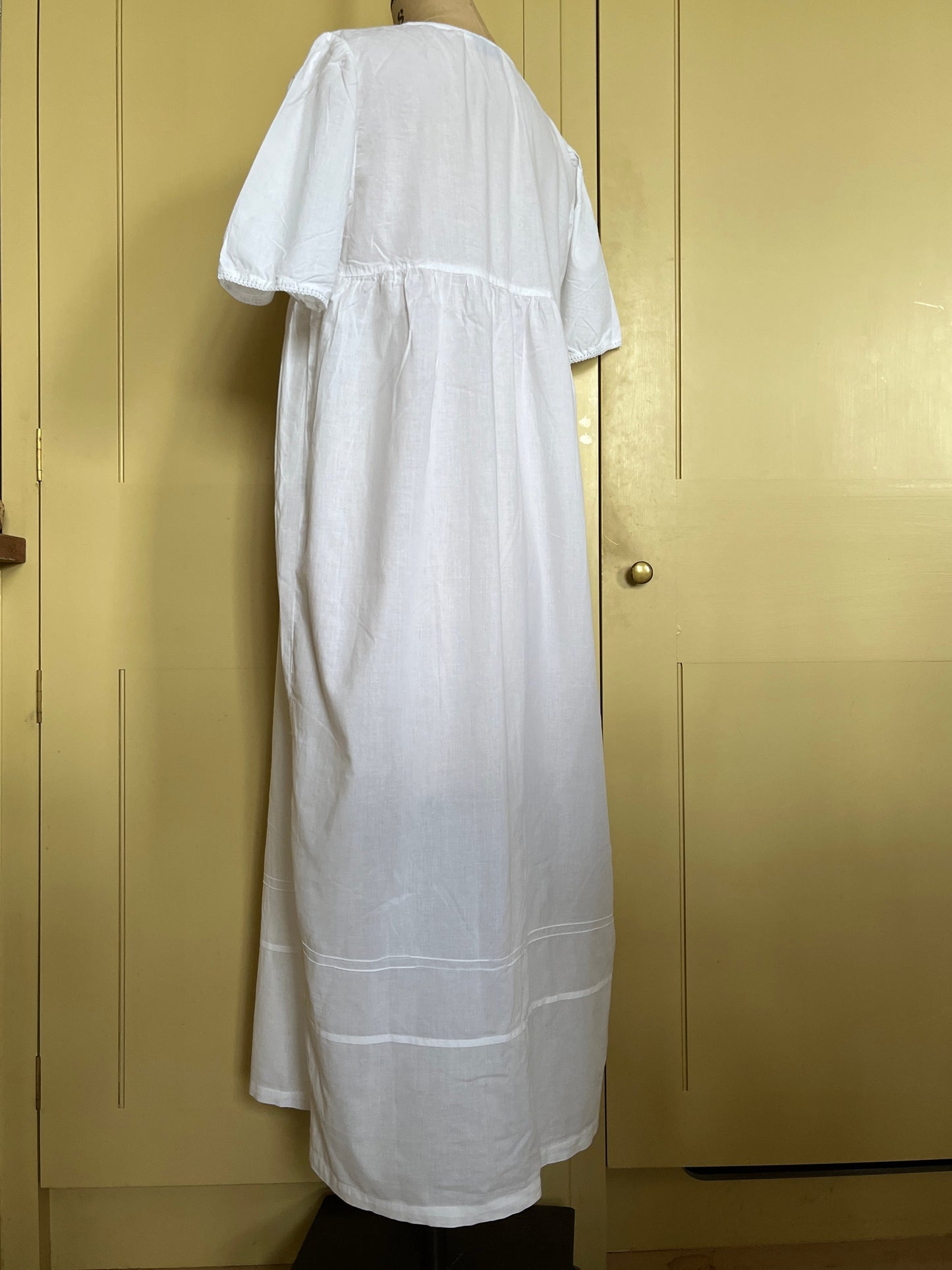 1 Spring Has Sprung Collection: 90’s White Fine Cotton Embroidered Nightgown Full Length Dress