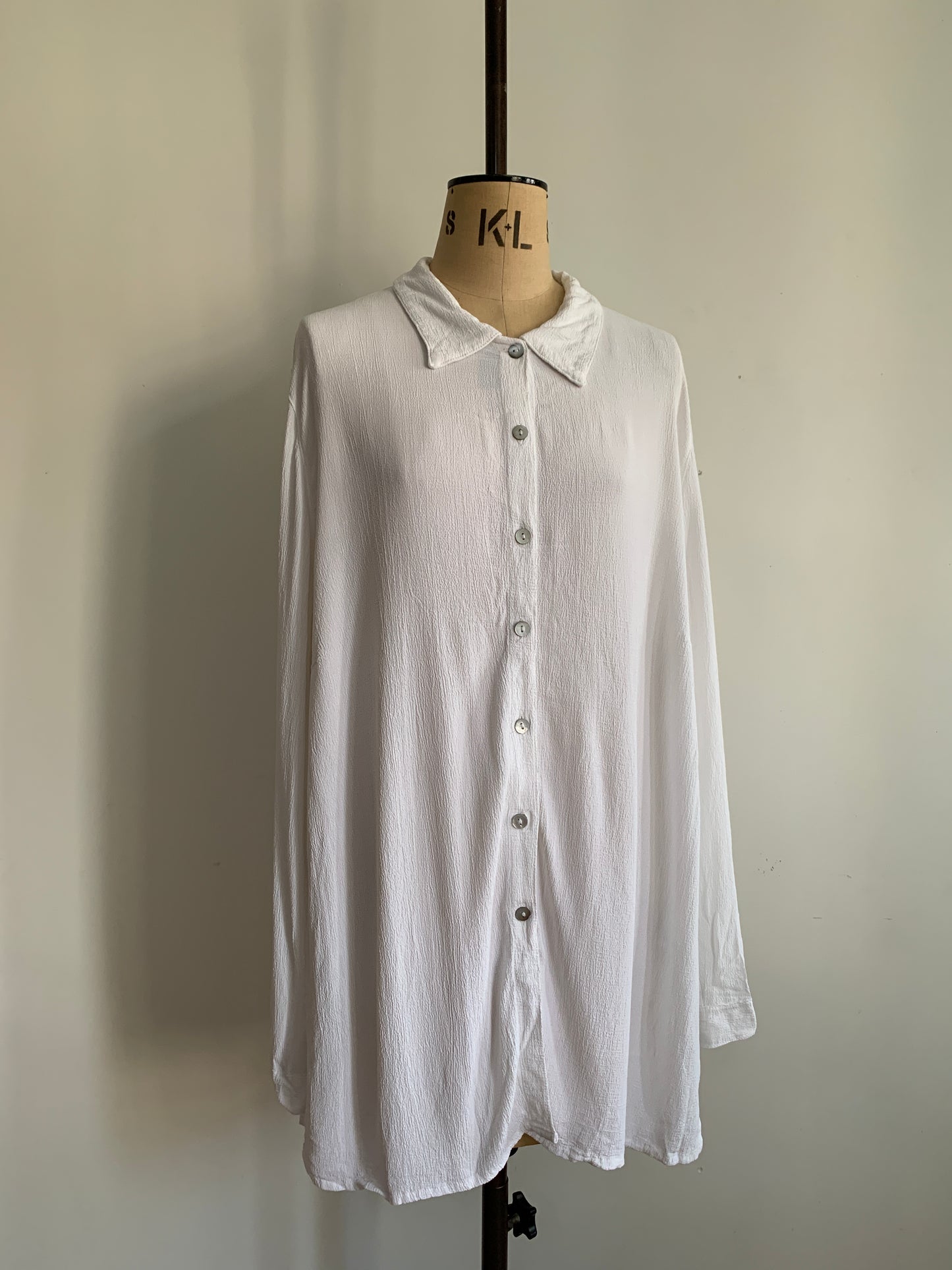 90's St Michael's Long White Loose Shirt